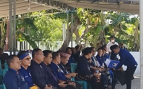 Kenakan Pakaian Adat Diiringi Tarian Partai Nasdem Resmi Mendaftarkan