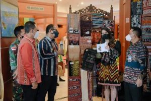 Bank Indonesia (BI) – Dekranasda NTT Gelar Exotic Tenun Festival  2021, Ayoo Berbelanja…