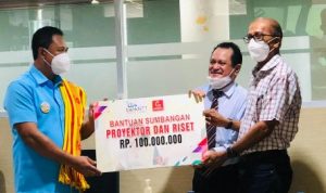 Universitas Citra Bangsa (UCB) Terima Rp100 Juta dari Bank NTT