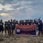 Ganjar Milenial Center Gandeng Hipmoko Gelar Aksi Bersih-Bersih di Pantai Warna Oesapa