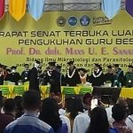 Prof. Dr. drh. Maxs U. E. Sanam, M.Sc  Dikukuhkan Sebagai Guru Besar, Akhirnya Rektor Undana Kupang Kembali Dijabat Seorang Profesor