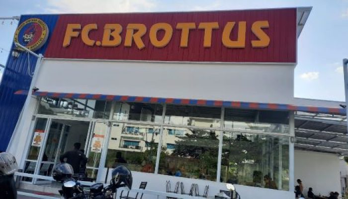 Fried Chicken (FC) Brottus Kupang, Jangan Mengaku Anak Beta, Kalau Belum Makan di Brotus