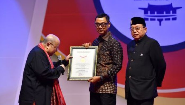 Jadi Tokoh Inspiratif Dunia, Biografi Jokowi Tulisan Dirut PLN Terbit di Korea