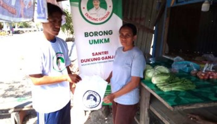 Kembali Lakukan Aksi Sosial, Santri Dukung Ganjar Borong Dagangan Pedagangan Sayur di Kota Kupang